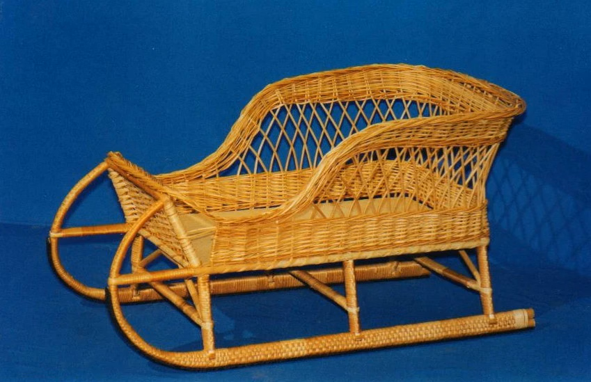 Санки детские — изделие из лозы